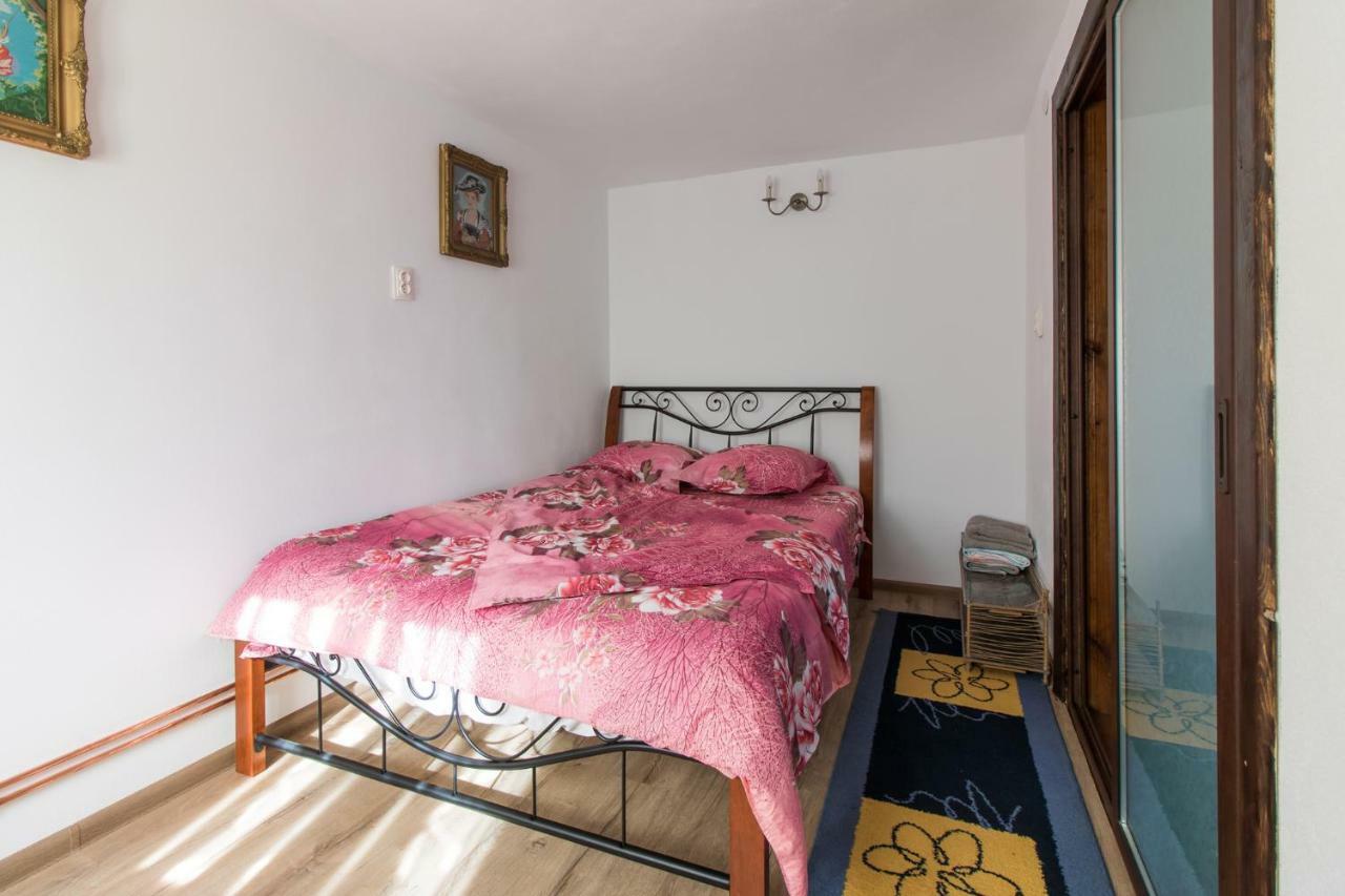 Casa De Vacanta Mirela Novaci-Străini Extérieur photo